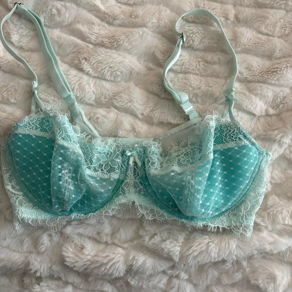 Victoria's Secret Aqua Lace Bra